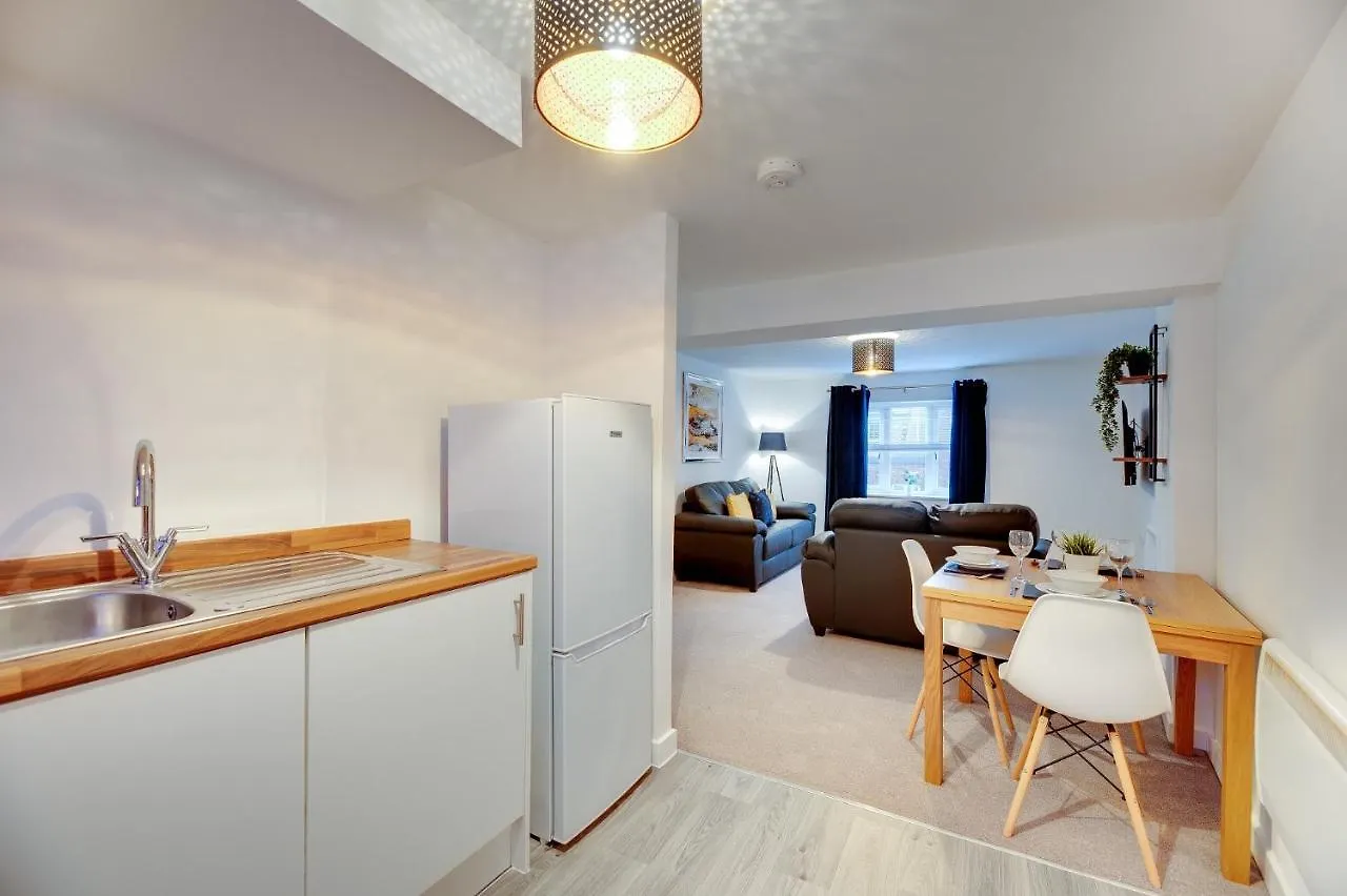 Charltons Bonds Apartments 2A By Week2Week Newcastle upon Tyne