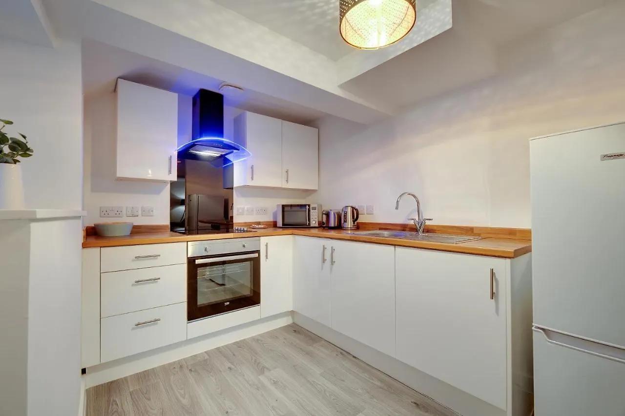 Charltons Bonds Apartments 2A By Week2Week Newcastle upon Tyne