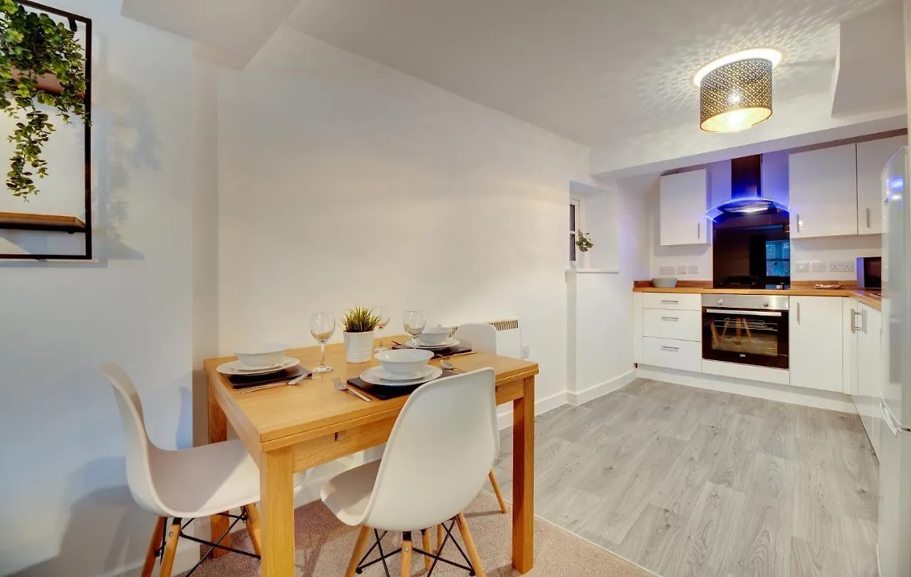 Charltons Bonds Apartments 2A By Week2Week Newcastle upon Tyne